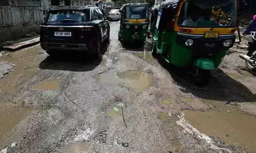 GHMC का सड़क सुरक्षा अभियान तेज, 13,378 गड्ढों की मरम्मत की गई