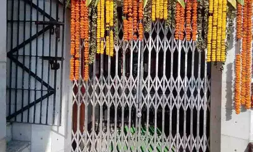 Hamirpur के बाबा बालक नाथ मंदिर ट्रस्ट पर शिकंजा, 2 कर्मचारी गिरफ्तार