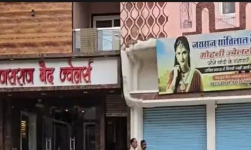 राजनांदगांव में छापा, सराफा कारोबारी के घर EOW-ACB की जांच जारी