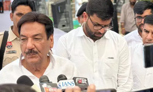 Haryana : रणजीत चौटाला ने अभय को फटकार लगाते हुए देवीलाल की विरासत को बरकरार रखने को कहा Haryana : रणजीत चौटाला ने अभय को फटकार लगाते हुए देवीलाल की विरासत को बरकरार रखने को कहा
