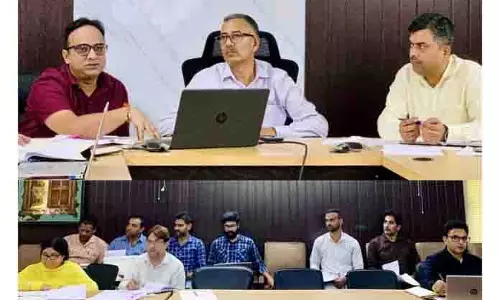 DC Kathua ने भूमि रिकॉर्ड डिजिटलीकरण की प्रगति की समीक्षा की DC Kathua ने भूमि रिकॉर्ड डिजिटलीकरण की प्रगति की समीक्षा की