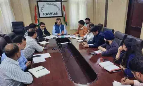DC ने भूमि रिकॉर्ड डिजिटलीकरण, स्वामित्व योजना कार्यान्वयन की प्रगति की समीक्षा की DC ने भूमि रिकॉर्ड डिजिटलीकरण, स्वामित्व योजना कार्यान्वयन की प्रगति की समीक्षा की
