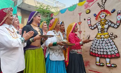 Haryana : सांझी उत्सव नारी शक्ति, लोक कला का जश्न मनाता है Haryana : सांझी उत्सव नारी शक्ति, लोक कला का जश्न मनाता है