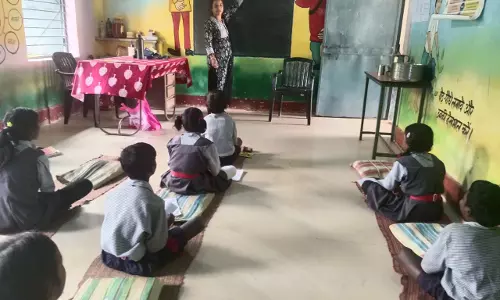 युक्तियुक्तकरण नीति से स्वच्छता के सुदूर वनांचल में लौटी शिक्षा की रोशनी युक्तियुक्तकरण नीति से स्वच्छता के सुदूर वनांचल में लौटी शिक्षा की रोशनी