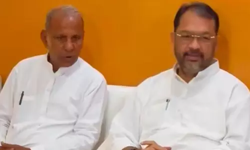 Barmer: दो गुटों की खींचतान बाड़मेर में खुलकर सामने आई Barmer: दो गुटों की खींचतान बाड़मेर में खुलकर सामने आई