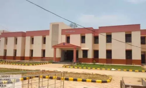 Keonjhar केंद्र ने अधिकारियों के खिलाफ कार्रवाई की मांग की Keonjhar केंद्र ने अधिकारियों के खिलाफ कार्रवाई की मांग की