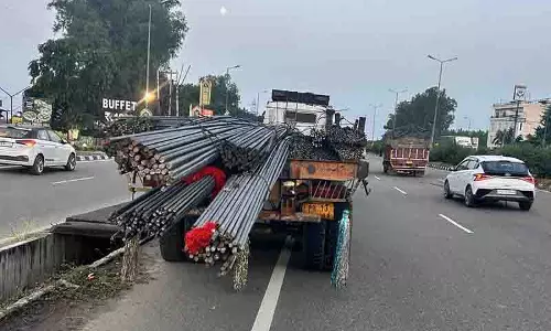 लोहे की छड़ें ले जाने वाले वाहनों का चालान करें: Security panel लोहे की छड़ें ले जाने वाले वाहनों का चालान करें: Security panel