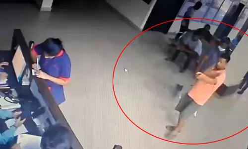 रायपुर : हॉस्पिटल में युवक का जमकर हंगामा