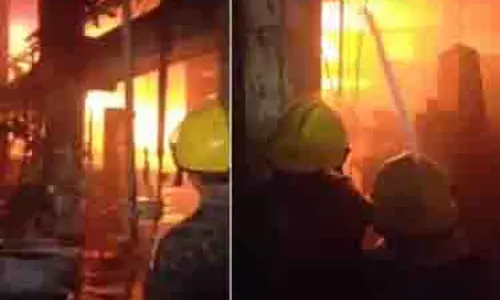 Surat: पलसाना इलाके में कपड़ा इकाई में भीषण आग लगी