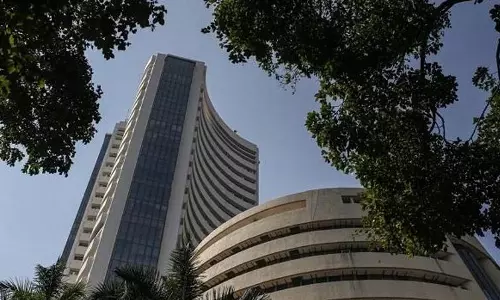 सेंसेक्स 328 अंक उछलकर बंद, बैंकिंग शेयरों में हुई खरीदारी सेंसेक्स 328 अंक उछलकर बंद, बैंकिंग शेयरों में हुई खरीदारी
