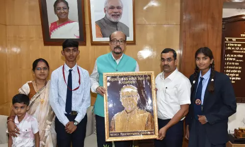 काष्ठ कला प्रशिक्षण के लिए राज्यपाल डेका ने दिए 50 हजार अनुदान