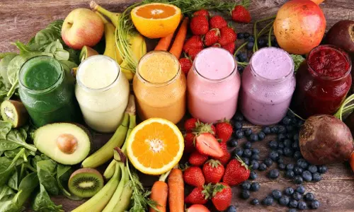 घर पर हेल्दी Smoothie कैसे बनाएं: एक आसान रेसिपी घर पर हेल्दी Smoothie कैसे बनाएं: एक आसान रेसिपी