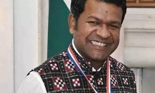 सुदर्शन पटनायक ने जुबीन गर्ग को श्रद्धांजलि दी सुदर्शन पटनायक ने जुबीन गर्ग को श्रद्धांजलि दी