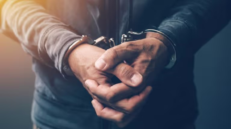 Assam : जीएसटी अधिकारियों ने 12 करोड़ रुपये के फर्जी आईटीसी घोटाले में कारोबारी को गिरफ्तार