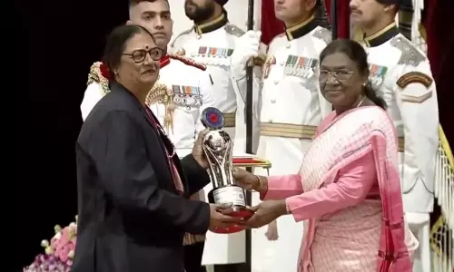 छग की NSS कार्यक्रम अधिकारी को राष्ट्रपति मुर्मू ने किया सम्मानित, CM साय ने दी बधाई