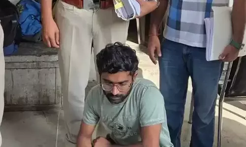 Faridabad: बर्गर किंग फ्रेंचाइजी ठगी मामले में एक गिरफ्तार Faridabad: बर्गर किंग फ्रेंचाइजी ठगी मामले में एक गिरफ्तार