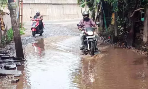 Kerala : सड़क पर जलभराव, यात्री परेशान