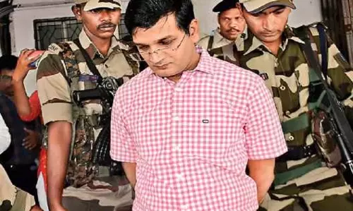 निलंबित IAS को सुप्रीम कोर्ट से मिली जमानत, सेना की जमीन बेचने का आरोप
