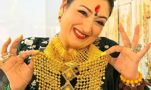 Govinda ने करवा चौथ पर पत्नी को सोने का हार गिफ्ट किया