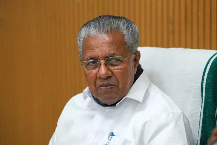 Kerala के मुख्यमंत्री पिनाराई विजयन को खाड़ी देशों की यात्रा की अनुमति देने से इनकार किया Kerala के मुख्यमंत्री पिनाराई विजयन को खाड़ी देशों की यात्रा की अनुमति देने से इनकार किया
