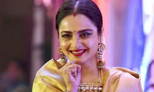 Rekha की रहस्यमयी दुनिया: 7 अफेयर, 1 शादी, फिर भी अकेली जिंदगी Rekha की रहस्यमयी दुनिया: 7 अफेयर, 1 शादी, फिर भी अकेली जिंदगी