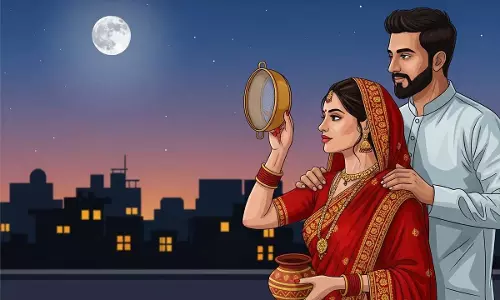Karwa Chauth Vrat पारण विधि: चांद देखने के बाद ऐसे करें व्रत का समापन Karwa Chauth Vrat पारण विधि: चांद देखने के बाद ऐसे करें व्रत का समापन