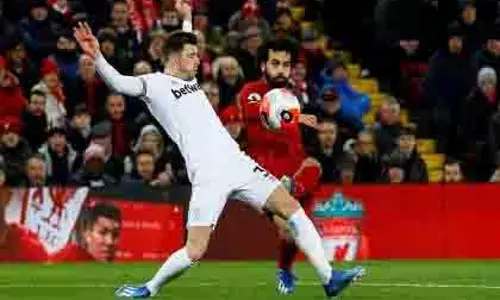 Michael Owen ने मोहम्मद सलाह को फिर से शीर्ष फॉर्म हासिल करने का समर्थन किया Michael Owen ने मोहम्मद सलाह को फिर से शीर्ष फॉर्म हासिल करने का समर्थन किया