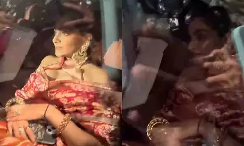 प्रेग्नेंट Sonam Kapoor करवा चौथ पर मुंबई पहुंचीं, पैप्स को कहा ‘नहीं’ प्रेग्नेंट Sonam Kapoor करवा चौथ पर मुंबई पहुंचीं, पैप्स को कहा ‘नहीं’