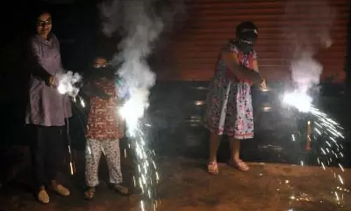 सुप्रीम कोर्ट ने दिवाली के दौरान पटाखों पर प्रतिबंध हटाने का संकेत दिया, ग्रीन क्रैकर्स पर फैसला सुरक्षित