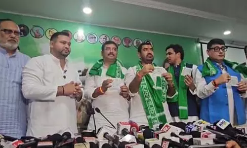 जेडीयू छोड़ राजद जॉइन किया, तेजस्वी यादव का स्वागत