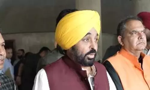 मुख्यमंत्री भगवंत मान ने सीजेआई के साथ हुए दुर्व्यवहार की निंदा की मुख्यमंत्री भगवंत मान ने सीजेआई के साथ हुए दुर्व्यवहार की निंदा की