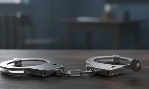 हत्या के प्रयास में हिस्ट्रीशीटर गिरफ्तार, पिस्तौल और कारतूस बरामद हत्या के प्रयास में हिस्ट्रीशीटर गिरफ्तार, पिस्तौल और कारतूस बरामद