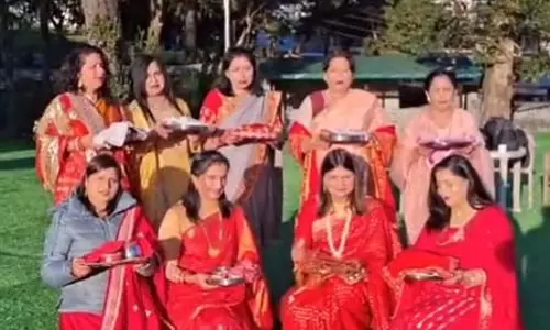 नैनीताल में पंजाबी महासभा ने करवाचौथ पर आयोजित किया भव्य कार्यक्रम