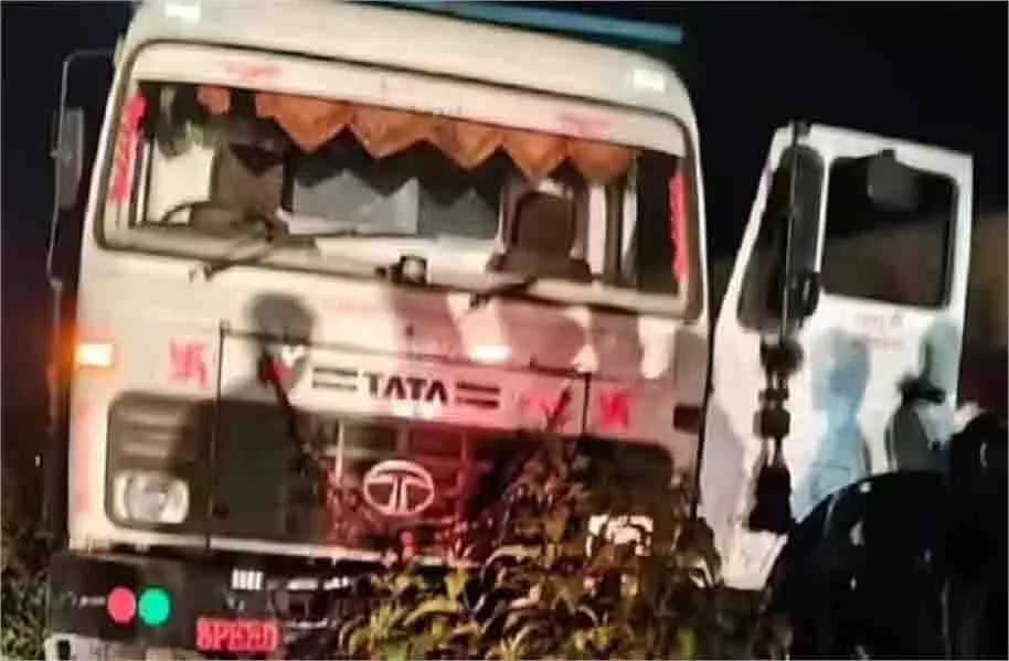 Jabalpur:डंपर चालक ने बाइक सवार को मारी टक्कर,बेटी और पत्नी की मौत,पति गंभीर Jabalpur:डंपर चालक ने बाइक सवार को मारी टक्कर,बेटी और पत्नी की मौत,पति गंभीर