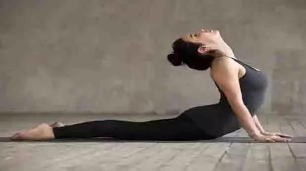 Yoga Tips : रीढ़ की हड्डी को मजबूत और लचीला बनाए रखने के लिए ट्राई करें ये योगासन Yoga Tips : रीढ़ की हड्डी को मजबूत और लचीला बनाए रखने के लिए ट्राई करें ये योगासन