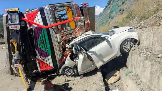 Ramban सड़क दुर्घटना में वकील की मौत, 4 घायल Ramban सड़क दुर्घटना में वकील की मौत, 4 घायल