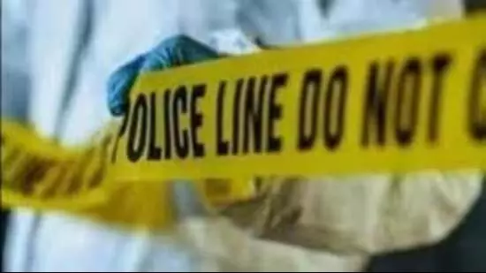 Police ने श्रीनगर में आतंकवादियों के सहयोगियों के ठिकानों पर छापेमारी की Police ने श्रीनगर में आतंकवादियों के सहयोगियों के ठिकानों पर छापेमारी की