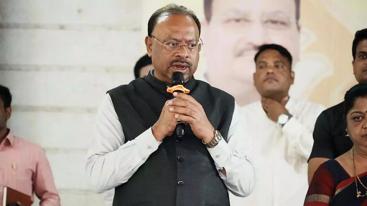 महाराष्ट्र सरकार ने आश्वासन दिया है कि किसी भी OBC को आरक्षण का लाभ नहीं मिलेगा: मंत्री महाराष्ट्र सरकार ने आश्वासन दिया है कि किसी भी OBC को आरक्षण का लाभ नहीं मिलेगा: मंत्री
