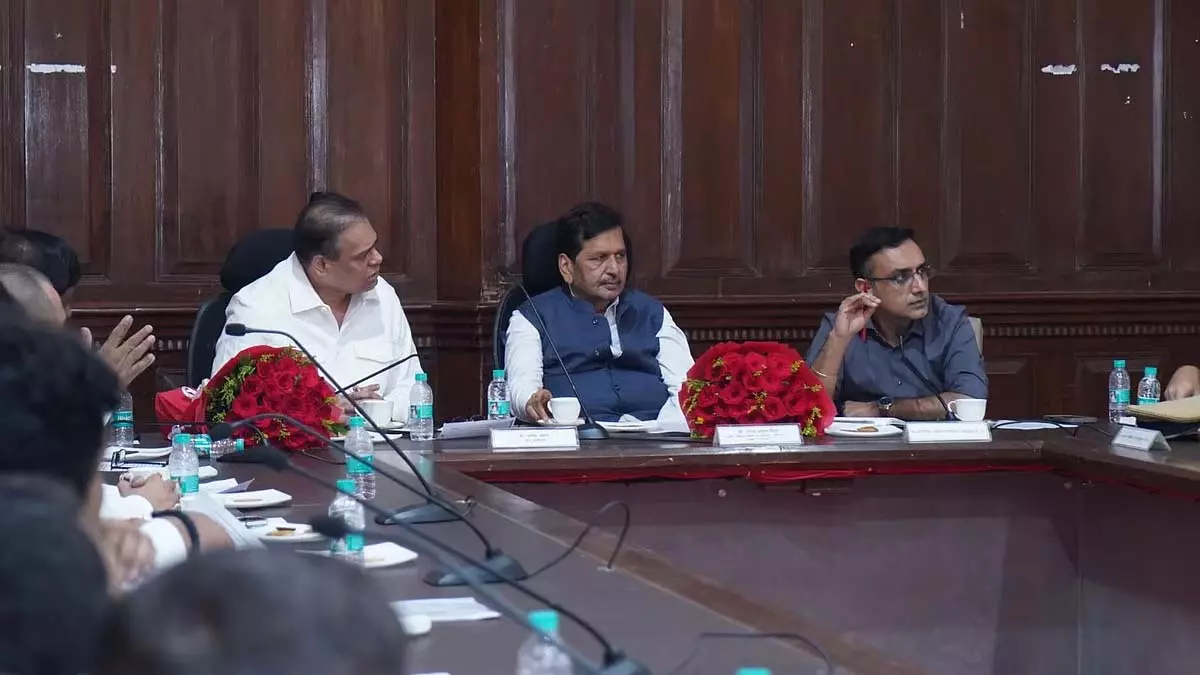 छठ पूजा के दौरान मेट्रो और बेस्ट सेवाओं का विस्तार; BMC मुंबई भर में कई सुविधाएं उपलब्ध कराएगी छठ पूजा के दौरान मेट्रो और बेस्ट सेवाओं का विस्तार; BMC मुंबई भर में कई सुविधाएं उपलब्ध कराएगी