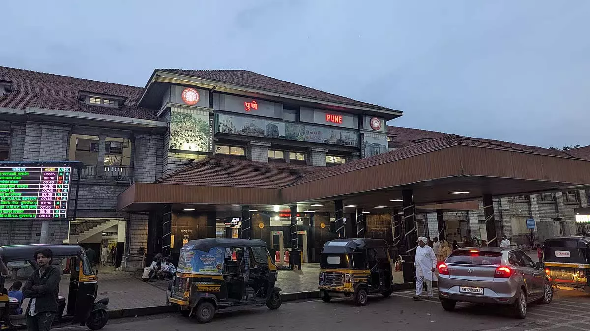 पुणे रेलवे स्टेशन: 17 से 25 अक्टूबर तक प्लेटफॉर्म टिकट की बिक्री प्रतिबंधित पुणे रेलवे स्टेशन: 17 से 25 अक्टूबर तक प्लेटफॉर्म टिकट की बिक्री प्रतिबंधित