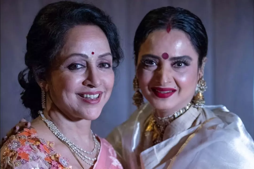 हेमा मालिनी ने रेखा को बताया सदाबहार सुंदरी, जन्मदिन पर साझा की भावनाएं हेमा मालिनी ने रेखा को बताया सदाबहार सुंदरी, जन्मदिन पर साझा की भावनाएं