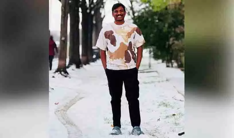 Hyderabad: टेक्सास में गोली मारकर हत्या किए गए पोल चंद्रशेखर का शव शहर पहुंचा Hyderabad: टेक्सास में गोली मारकर हत्या किए गए पोल चंद्रशेखर का शव शहर पहुंचा