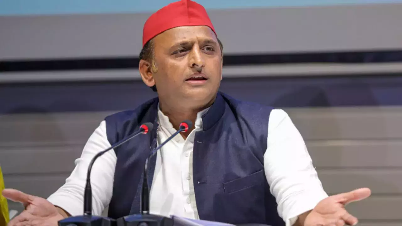 Lucknow: सपा कार्यालय में जयंती समारोह, अखिलेश यादव ने माल्यार्पण कर श्रद्धांजलि दी Lucknow: सपा कार्यालय में जयंती समारोह, अखिलेश यादव ने माल्यार्पण कर श्रद्धांजलि दी