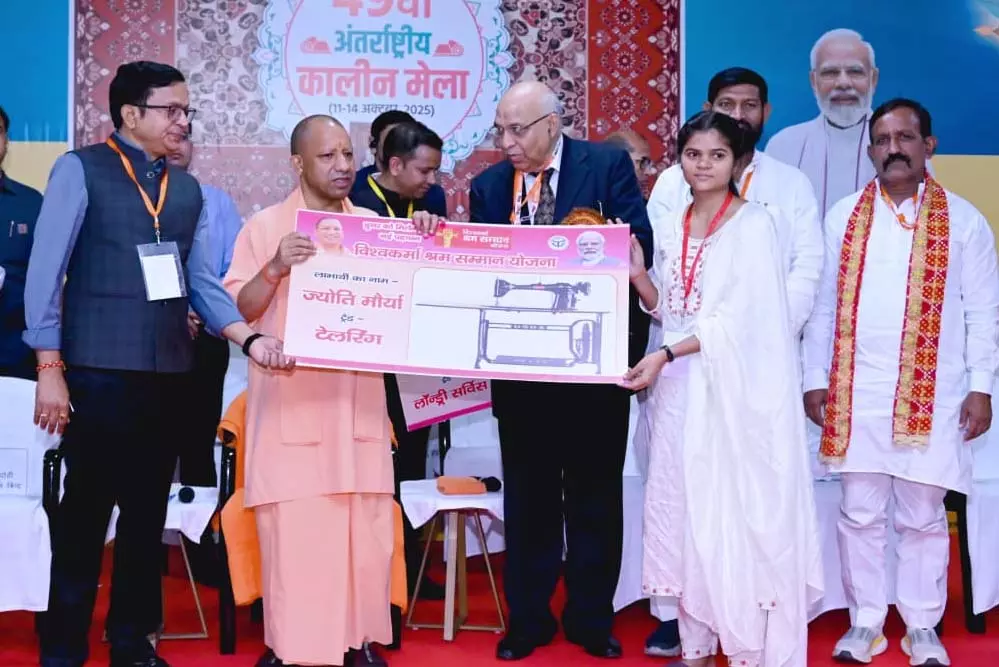 Bhadohi: यूएस टैरिफ पर CM योगी ने दिया बड़ा जवाब, 10 नए देशों में व्यापार के अवसर Bhadohi: यूएस टैरिफ पर CM योगी ने दिया बड़ा जवाब, 10 नए देशों में व्यापार के अवसर