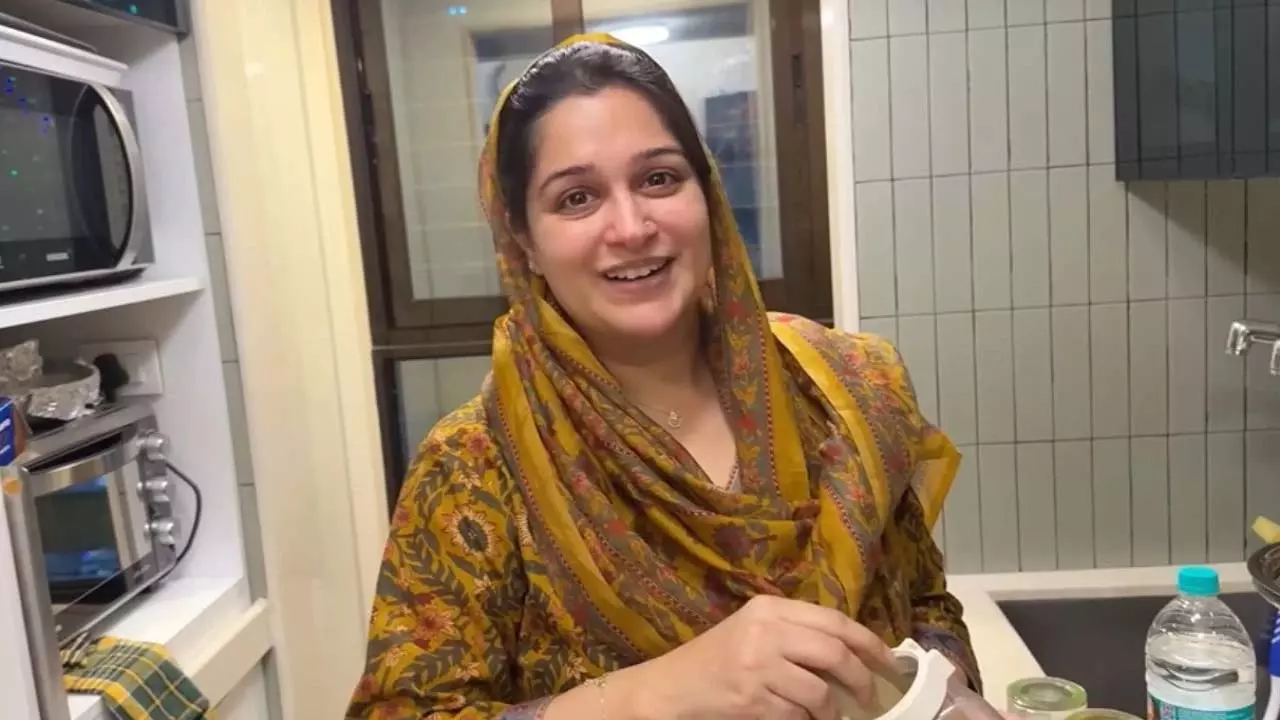 Dipika Kakar ने लिवर कैंसर को मात देने के बाद फिर से खाना बनाना शुरू किया Dipika Kakar ने लिवर कैंसर को मात देने के बाद फिर से खाना बनाना शुरू किया