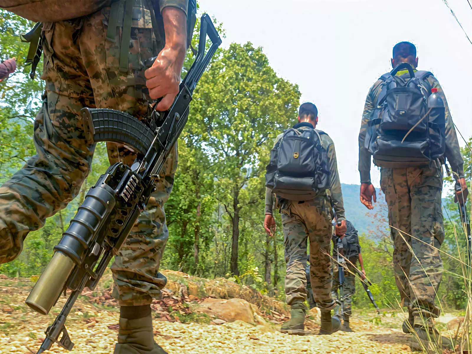 सारंडा जंगल में आईईडी विस्फोट में सीआरपीएफ के हेड कांस्टेबल की मौत, दो घायल सारंडा जंगल में आईईडी विस्फोट में सीआरपीएफ के हेड कांस्टेबल की मौत, दो घायल