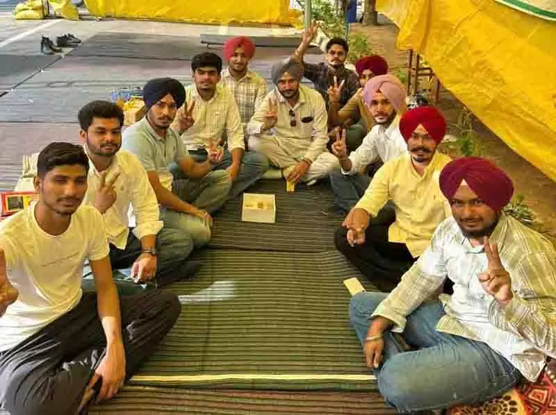 Ludhiana: कृषि विश्वविद्यालय छात्र संघ ने कटारिया के साथ मांगों पर चर्चा की Ludhiana: कृषि विश्वविद्यालय छात्र संघ ने कटारिया के साथ मांगों पर चर्चा की