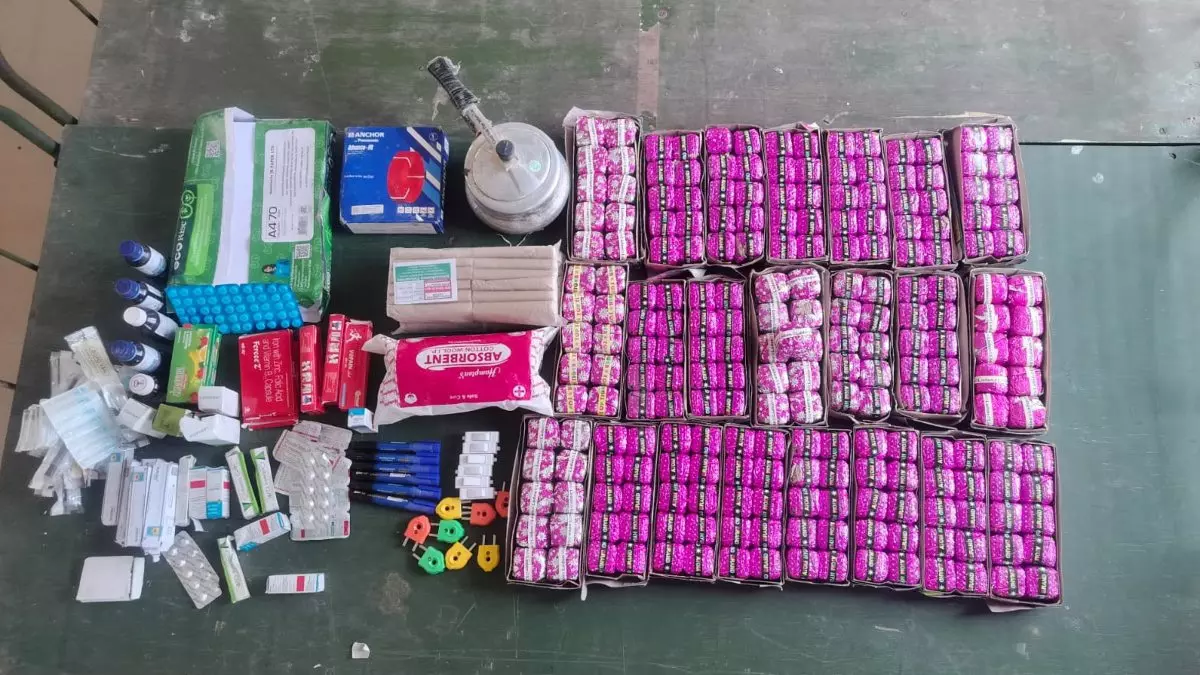 विस्फोटक डंप बरामद, गरियाबंद में बड़ी साजिश रच रहे थे नक्सली विस्फोटक डंप बरामद, गरियाबंद में बड़ी साजिश रच रहे थे नक्सली