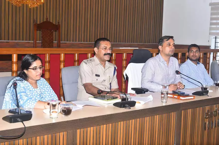 कन्नड़ को पहली प्राथमिकता नहीं दी गई तो कार्रवाई की जाएगी: डिप्टी कमिश्नर कन्नड़ को पहली प्राथमिकता नहीं दी गई तो कार्रवाई की जाएगी: डिप्टी कमिश्नर