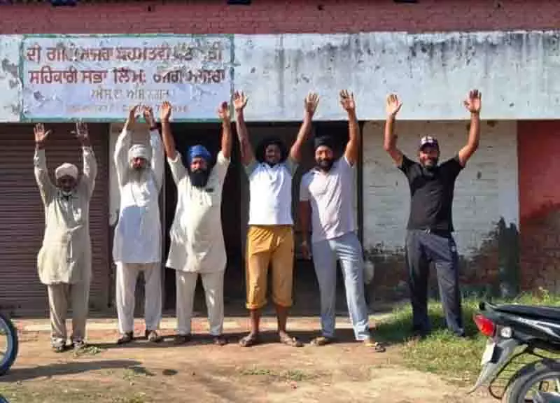 मोहाली के किसानों ने सहकारी समितियों में DAP की अनुपलब्धता पर चिंता जताई मोहाली के किसानों ने सहकारी समितियों में DAP की अनुपलब्धता पर चिंता जताई